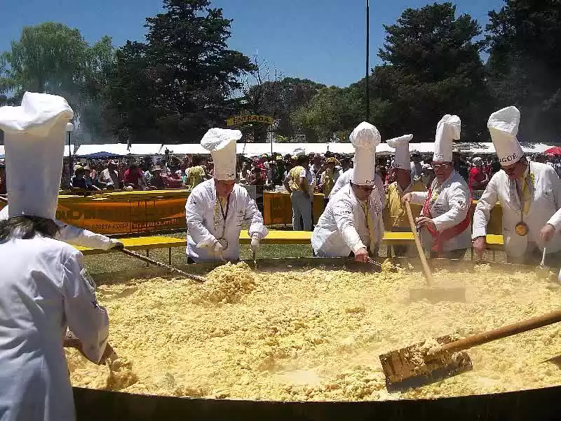 Fiesta de la Omelette Gigante entre las actividades de la semana