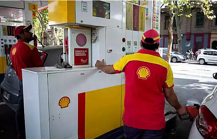 Shell aumentó los combustibles