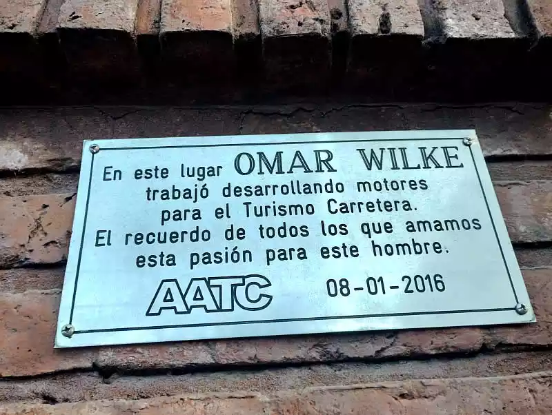 Placa natalicio de Omar Wilke