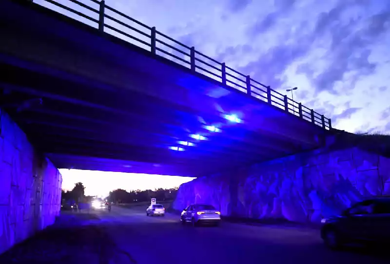 Iluminación en puentes del Acceso Oeste