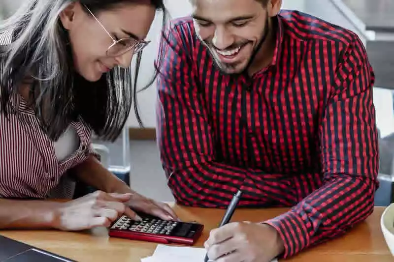 Claves para ahorrar en pareja: fortaleciendo la economía y la relación