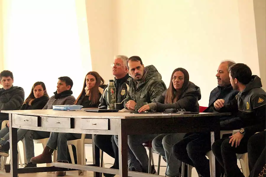 Asamblea Flandria por venta de terreno