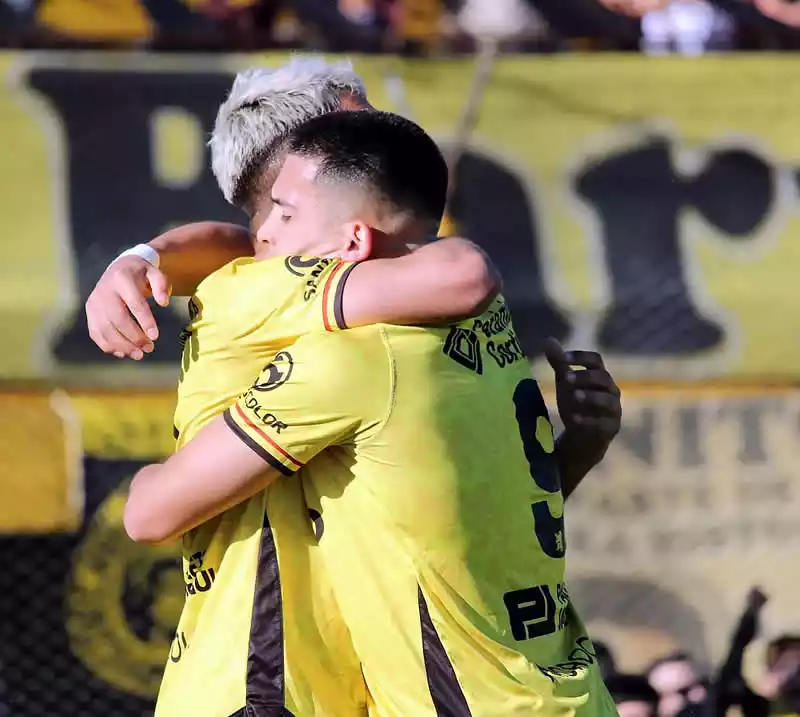 Con lo justo, Flandria volvió al triunfo