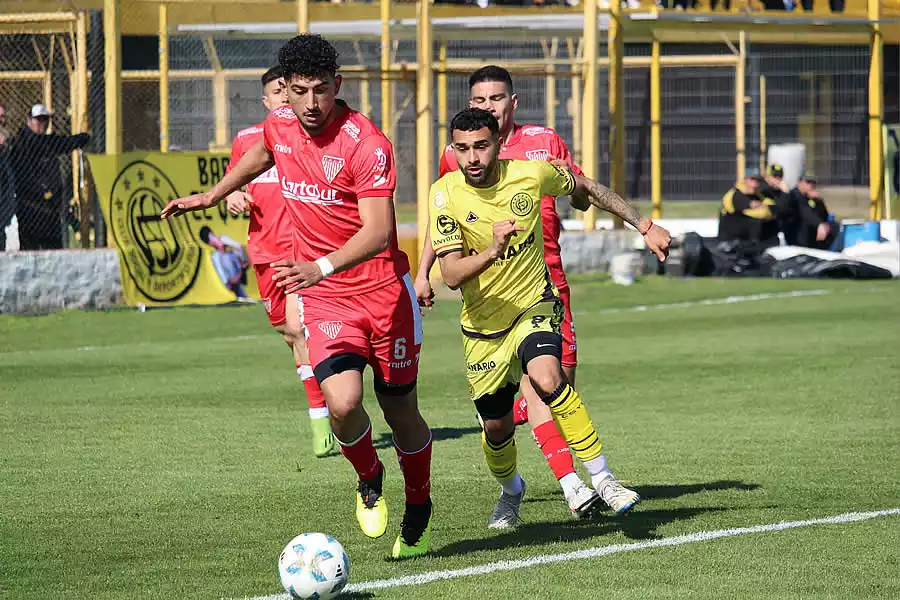 Flandria y Los Andes se repartieron los puntos