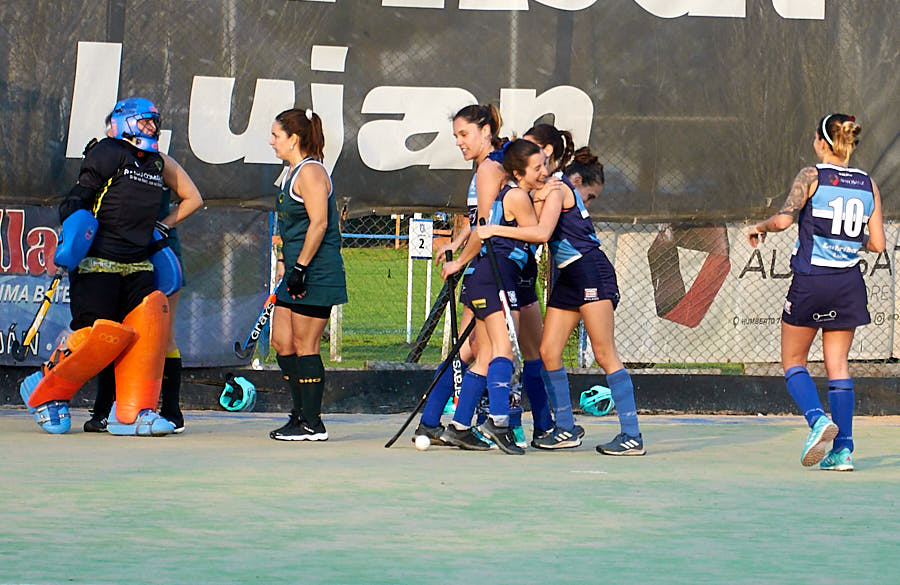 Triunfo del hockey A