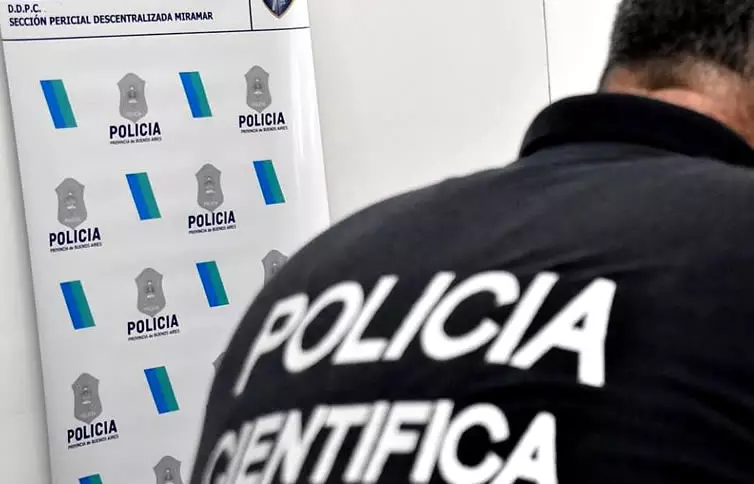 Policía científica bonaerense en el hallazgo de cadáver