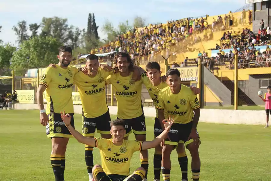 En el Día del Hincha, Flandria celebró con un triunfo