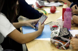 Escuela y el celular en el aula