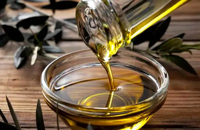 ANMAT prohibió un dentífrico, un aceite de oliva y productos para piletas 2 Anmat prohibió la venta de una salsa de tomate y de un aceite de oliva