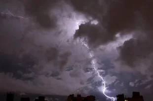 Alerta por tormenta en Buenos Aires: ráfagas intensas, caída de granizo y brusco descenso de temperatura 10 Alerta naranja por tormenta para la provincia
