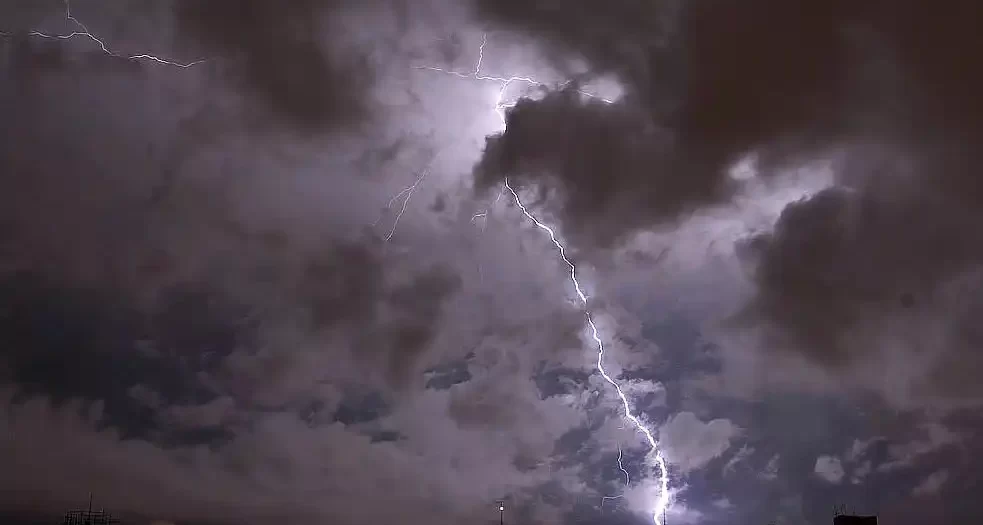 clima con tormenta para la provincia