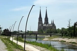 Instalan luminarias LED en la ribera del río para mejorar la seguridad 7 luminarias LED en la ribera