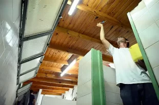 Continúan las reparaciones en edificios escolares del distrito 5 reparaciones en edificios escolares