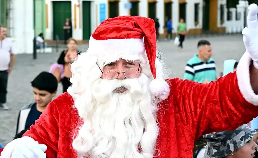 Papá Noel recorre las localidades de Luján