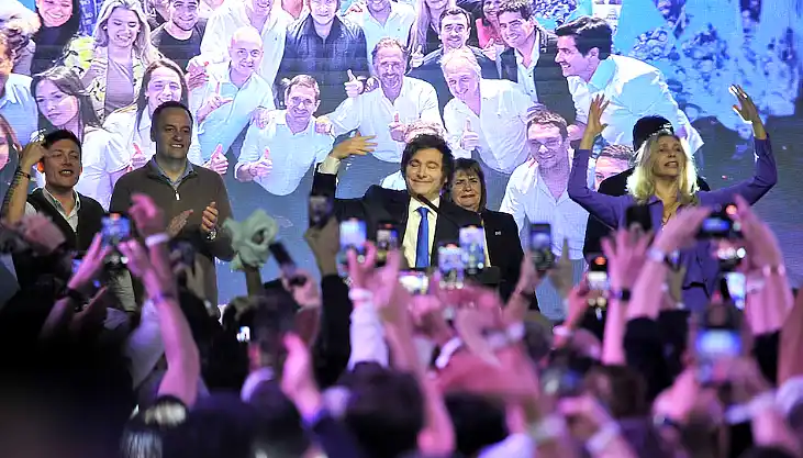 La Libertad Avanza explora una reforma profunda de la Constitución bonaerense 3 La Libertad Avanza explora una reforma profunda de la Constitución bonaerense