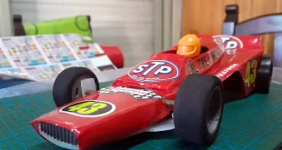 Autitos de plástico soplado (4)