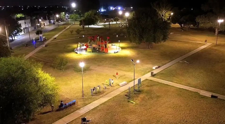 Luminarias nuevas en plazas