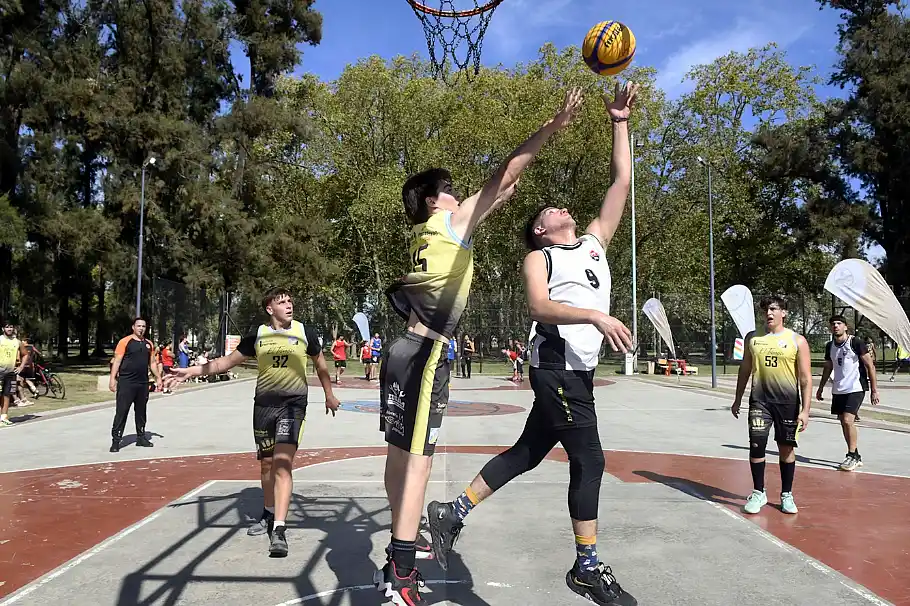 Street Básquet Luján celebra aniversario con un torneo 3x3 1 Gran torneo aniversario canchas públicas de street básquet