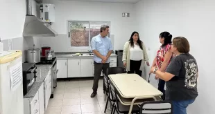 Luján refuerza escuelas con nuevo mobiliario escolar tras obras de reconstrucción