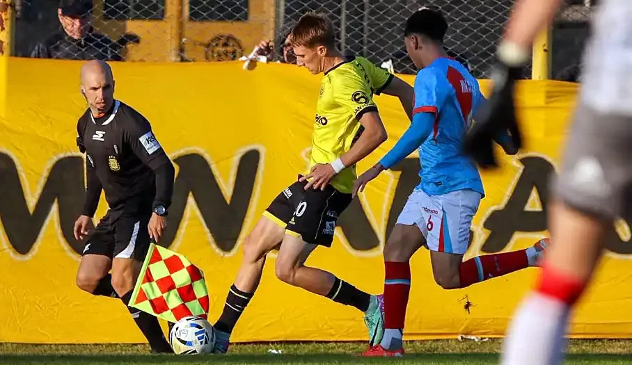 Flandria sumó ante el líder y cortó la racha adversa