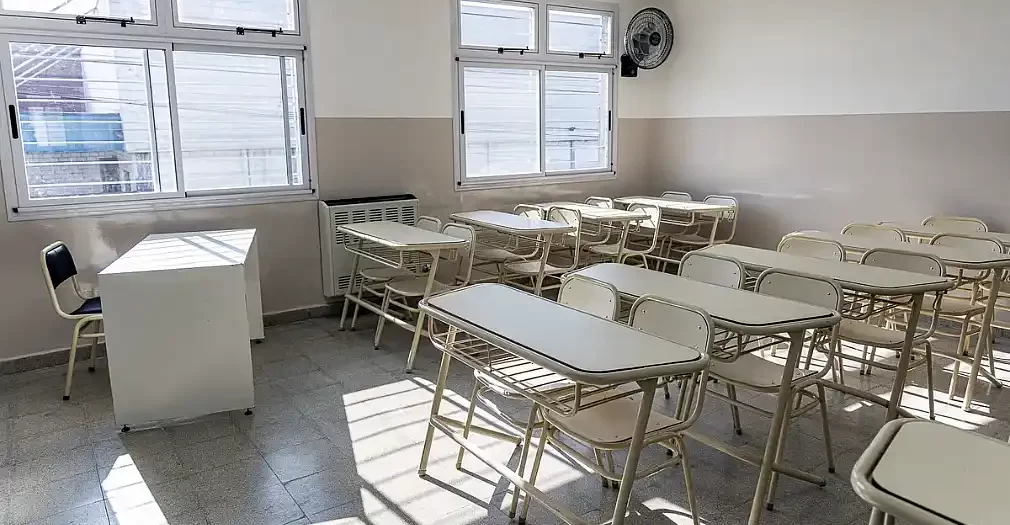 entrega de mobiliario escolar