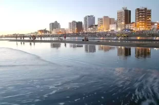 Monte Hermoso: la playa argentina donde el sol sale y se pone en el mar