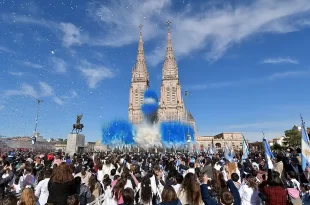 Acto por el Día de la Bandera