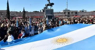 Luján celebra el día de la bandera
