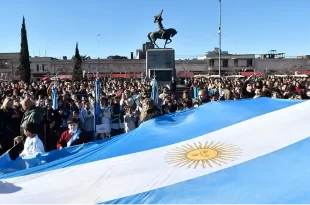 Luján celebra el día de la bandera