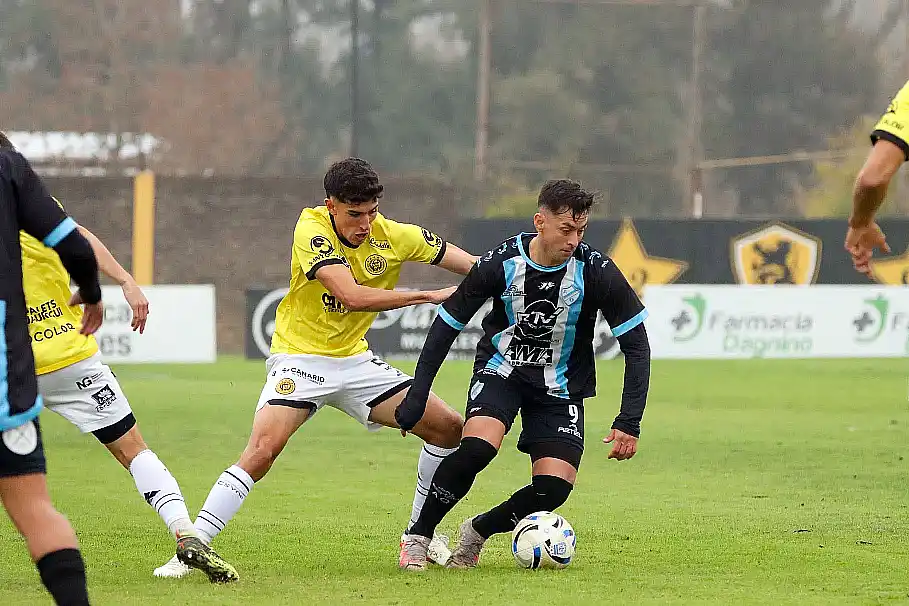 Flandria volvió a perder y se aleja de los puestos de Reducido 2 Flandria volvió a perder