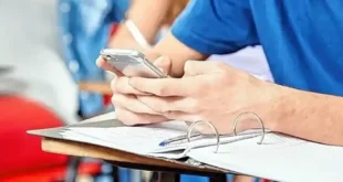 Prohibieron el uso del celular en las aulas de secundaria bonaerenses