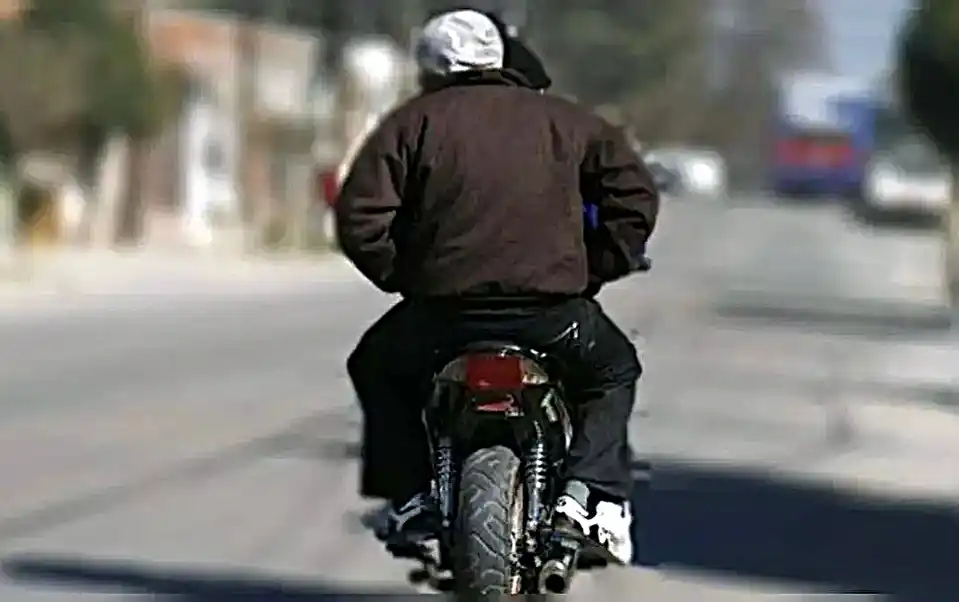 Detienen a dos delincuentes y esclarecen 14 robos de motocicletas en Luján 1 Detienen a dos delincuentes y esclarecen 14 robos