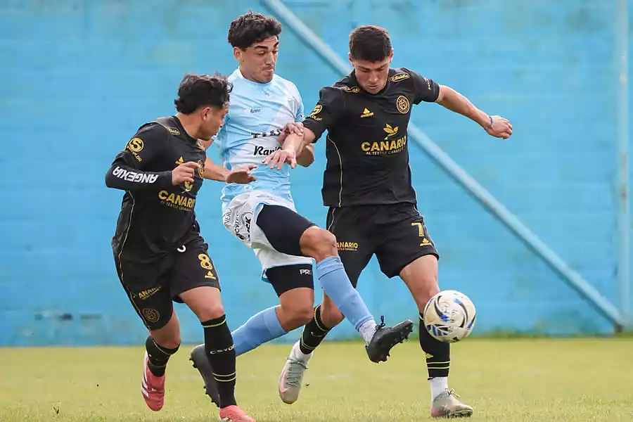 Flandria cayó sobre el final y se complica