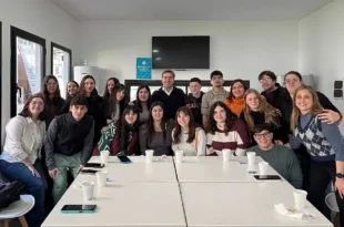 CCU: jóvenes de la fundación Pescar conocieron el Municipio