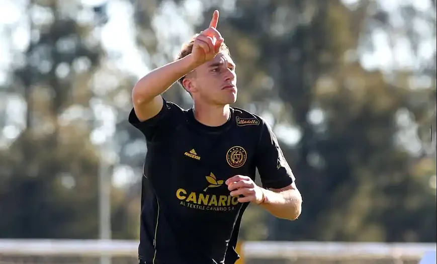 Flandria ganó con nueve y dio un golpe clave ante Camioneros