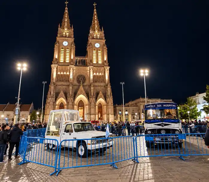 Basílica de Luján: retiraron columnas y habrá menos iluminación exterior 1 Basílica de Luján