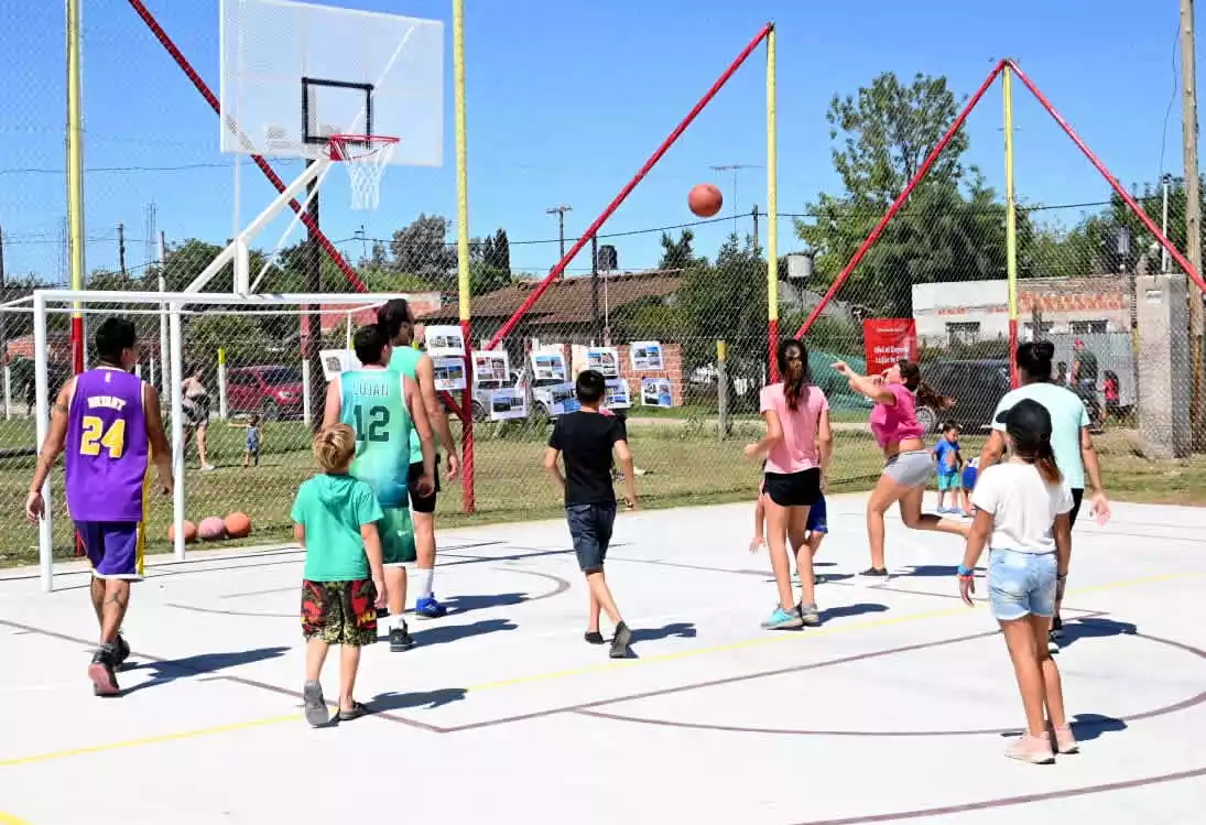 Inician actividades en los playones barriales Actividades en Playones Deportivos