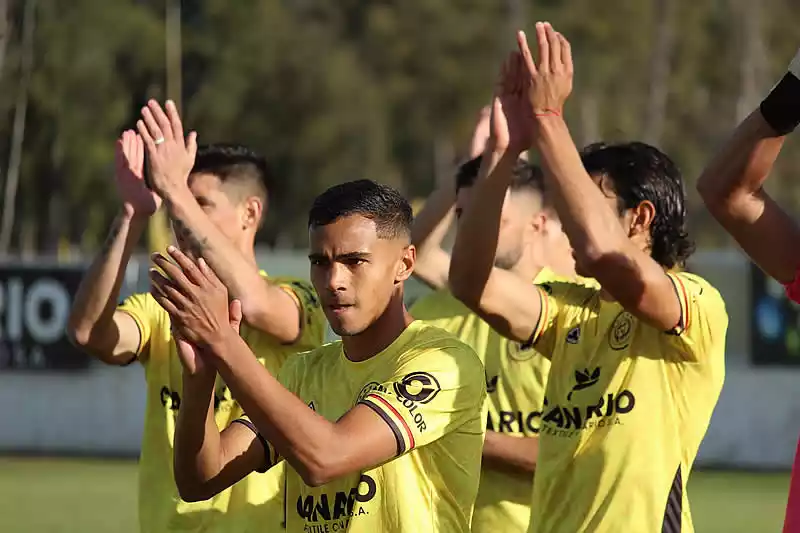 El Canario perdió por un penal en el último minuto