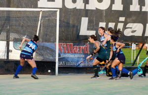 Triunfo del hockey A