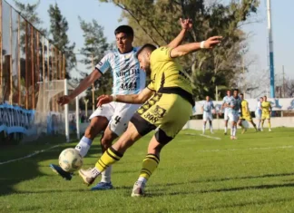 El Canario perdió pero se mantiene en el reducido Flandria fue más, pero el gol no apareció