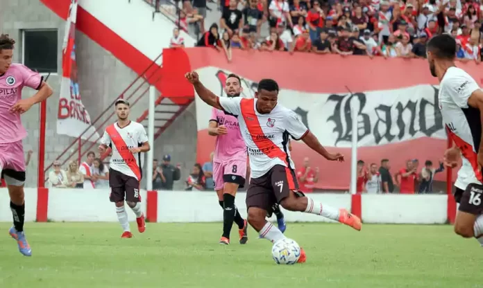 El Lujanero derrotó a Central Ballester y sueña en grande