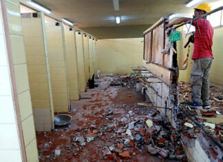 Avanza la obra de remodelación del Polideportivo Municipal obra de remodelación de Sanitarios en el Polideportivo Municipal