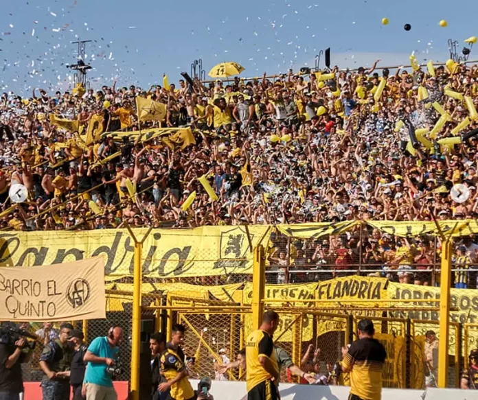 popular flandria Flandria se juega la punta ante San Carlos en el Carlos V