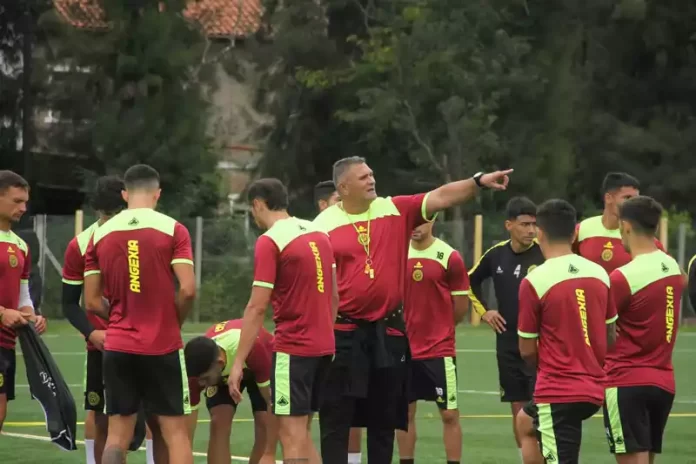 Flandria busca levantar vuelo con nuevo DT