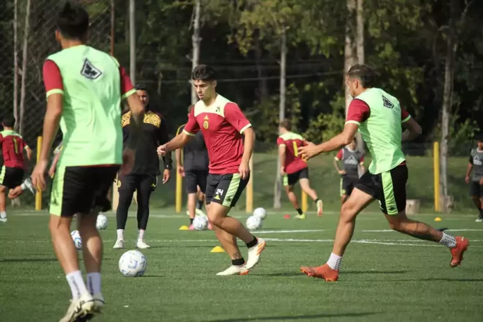 flandria entrenando 2 Tras la fecha libre, Flandria visita a Villa Dálmine