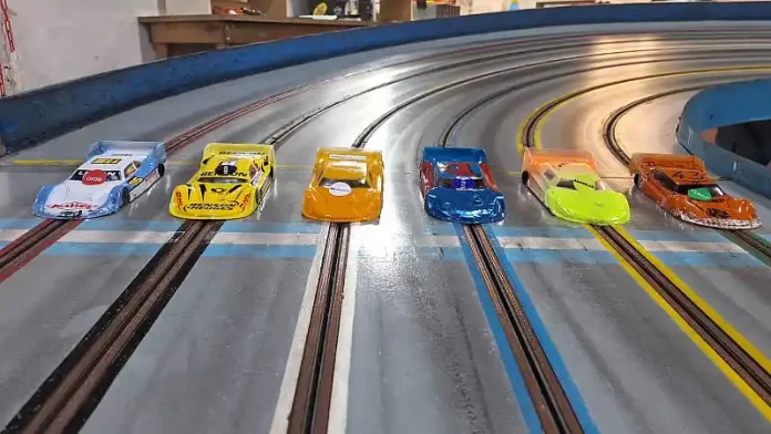 Gran noche de automodelismo en Luján