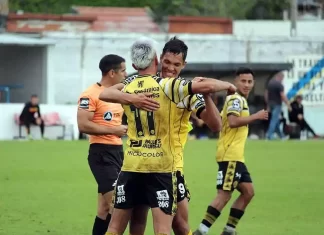 Flandria empató en la Barranca pero quedó con gusto a poco Flandria empató en la Barranca pero quedó con gusto a poco
