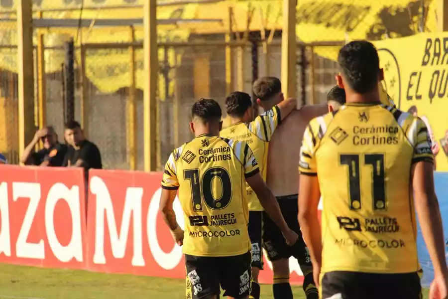 Flandria se quedó con el triunfo, pero Midland celebró el ascenso igual Flandria se quedó con el triunfo, pero Midland celebró el ascenso igual