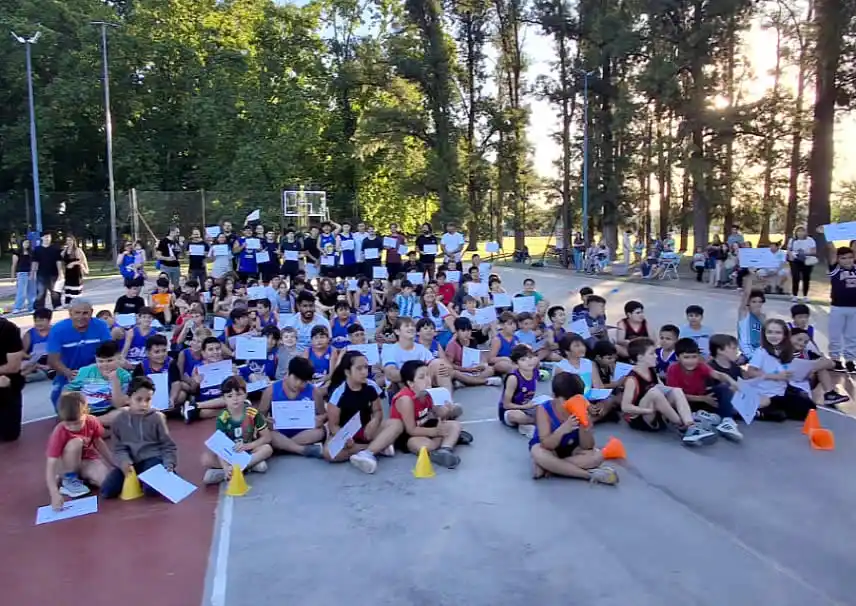 La Escuela Municipal de Básquet realizó su cierre anual cierre anual básquet