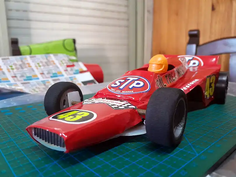 Autitos de plástico soplado: emoción y competencia en el Corredor Aeróbico R. Torres Autitos de plástico soplado